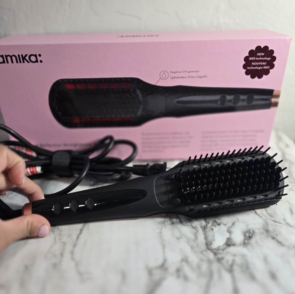 Amika Black Hair Tool - Picture 4 of 6